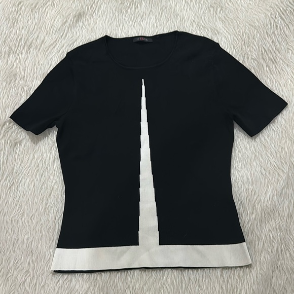Cyrus black and white knitted top size medium - Picture 1 of 6